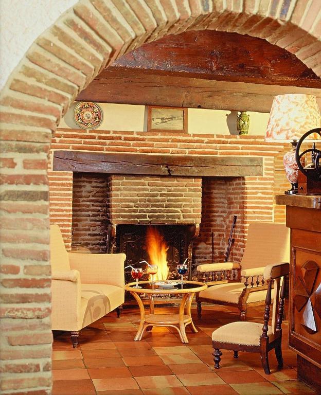 Le Ratelier Hotel Montaigut-sur-Save Eksteriør billede